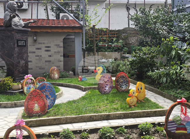 Петрич - къща-музей „Ванга“ - великденска украса