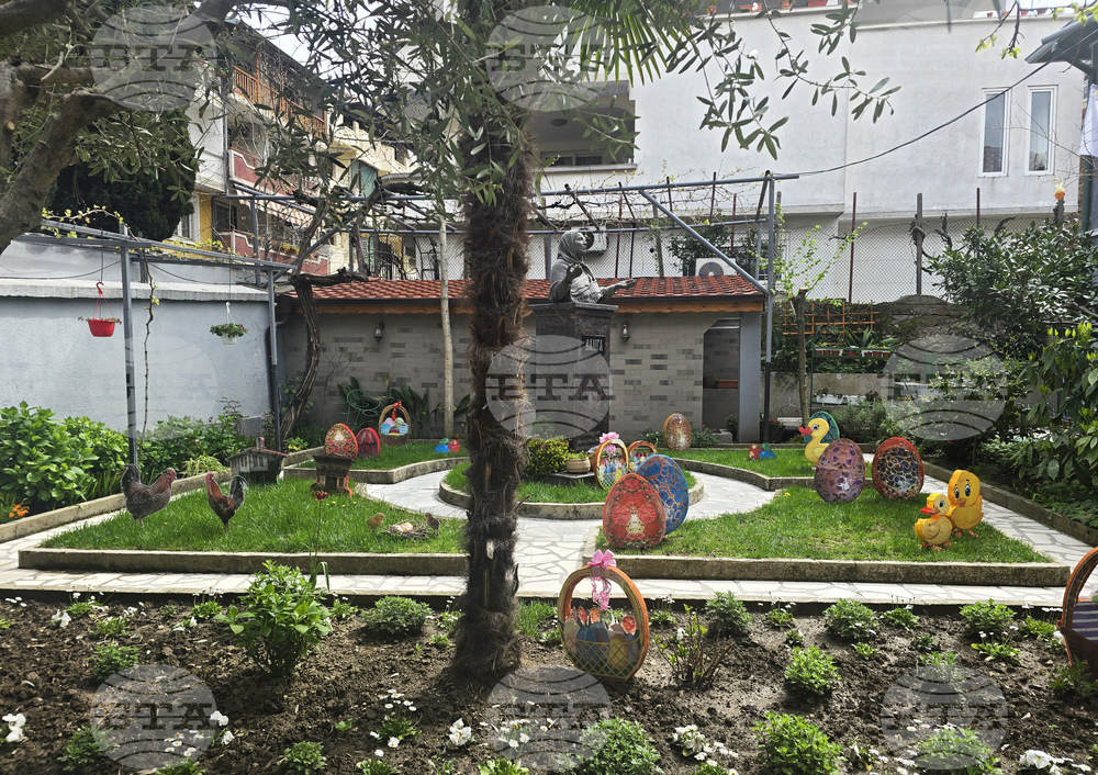 Петрич - къща-музей „Ванга“ - великденска украса