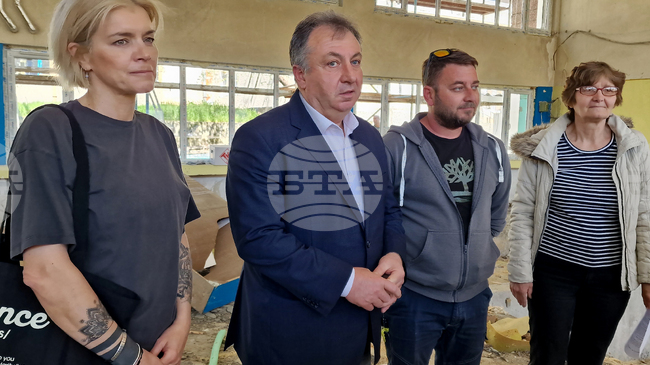 Проектът за реновиране на зала „Плиска" е свързан с енергийна ефективност, смяна на инсталациите и изграждане на енергийно захранване, каза кметът на Шумен 