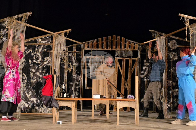 Драматичният театър във Видин представя премиерата на спектакъла „Хижа Зелена шумка“