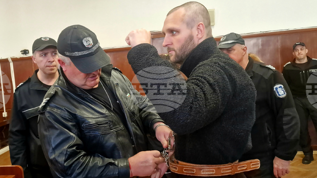 Съдът в Хасково остави в ареста американски гражданин, издирван от Чехия за тероризъм и палеж
