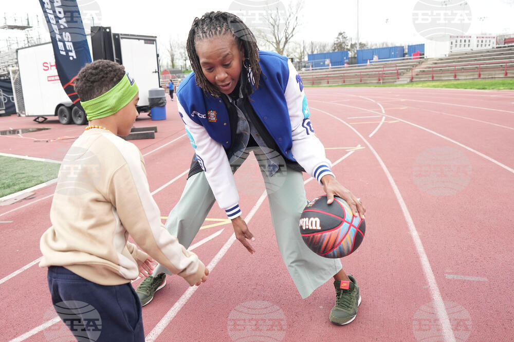 Men's Final Four Dribble presented by GEICO
