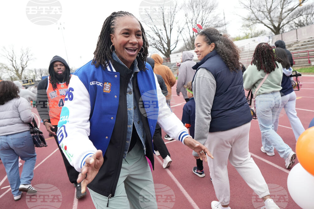 Men's Final Four Dribble presented by GEICO