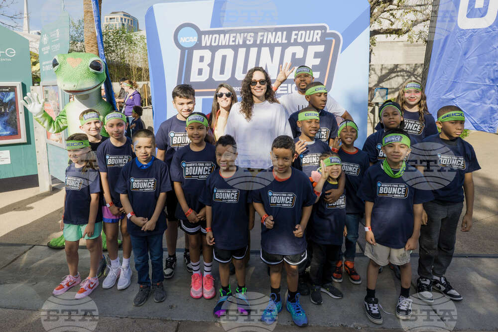 Women's Final Four Bounce presented by GEICO