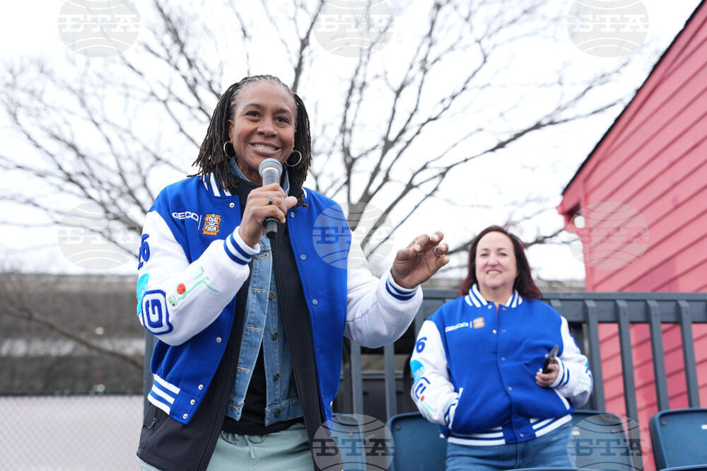 Men's Final Four Dribble presented by GEICO