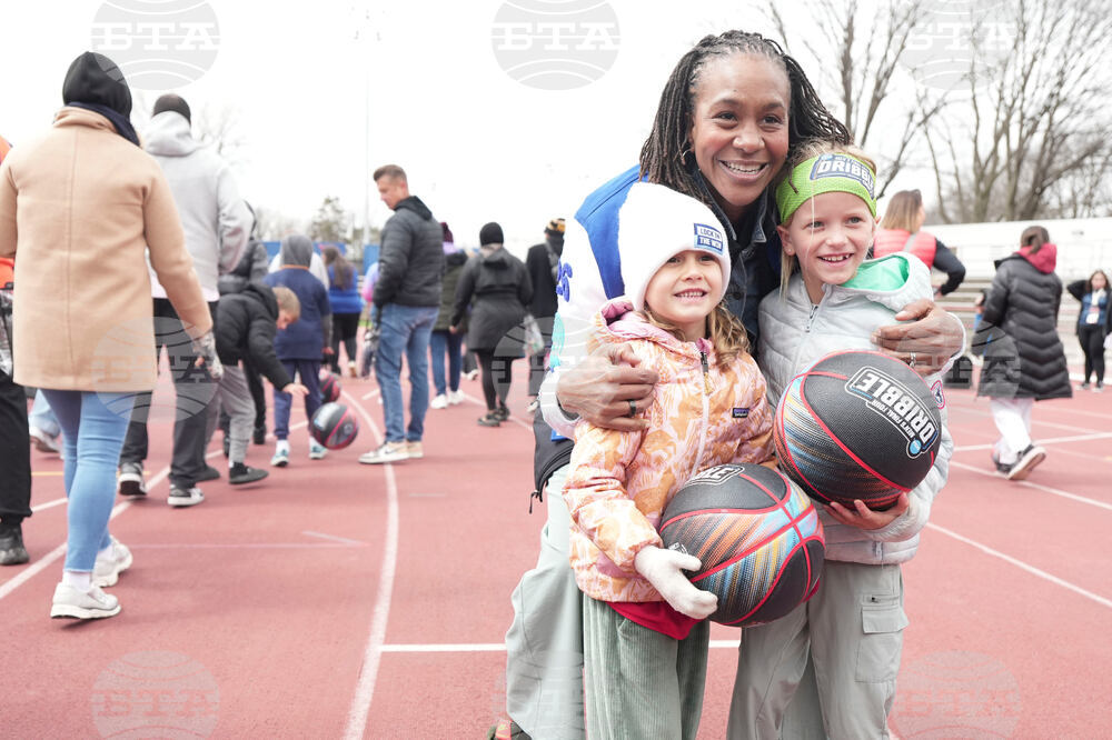 Men's Final Four Dribble presented by GEICO