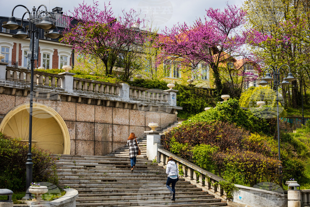 Giro d’Italia in Bulgaria, Stage 1: the Route Comes to Life in Images Captured on Camera by BTA