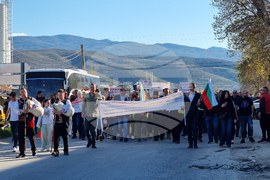 Село Първенец - протест - път