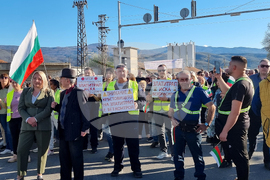 Село Първенец - протест - път