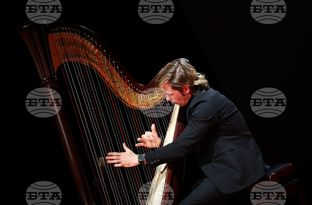 Salon des Arts Opens in Sofia with "Iconic Melodies" by Harpist Alexander Boldachev