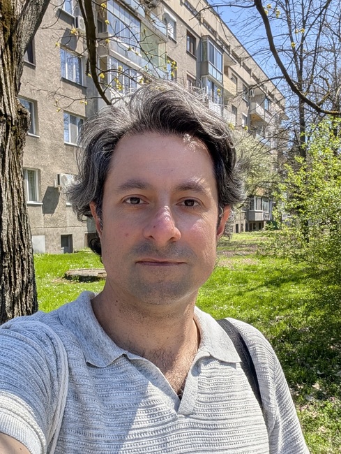 Емпатията е кръвта на обществото, каузата е България, каза водачът на листата на "Антикорупционен блок" в 19 МИР-Русе Виктор Стоянов