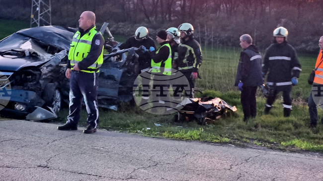 Жена и дете са с опасност за живота вследствие на катастрофата, станала на пътя Добрич - Силистра