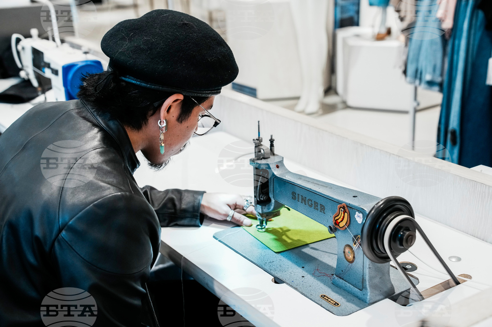 CORRECTION Tailors Labor Shortage