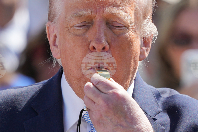 Доналд Тръмп е единственият, който знае какво ще направи в Иран, заяви говорителката на Белия дом