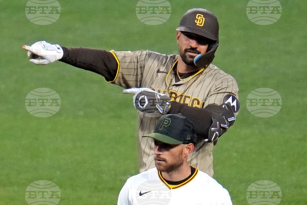 Padres Pirates Baseball