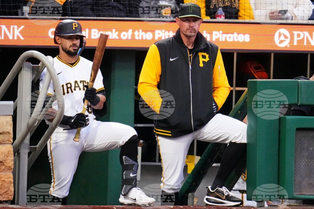 Padres Pirates Baseball