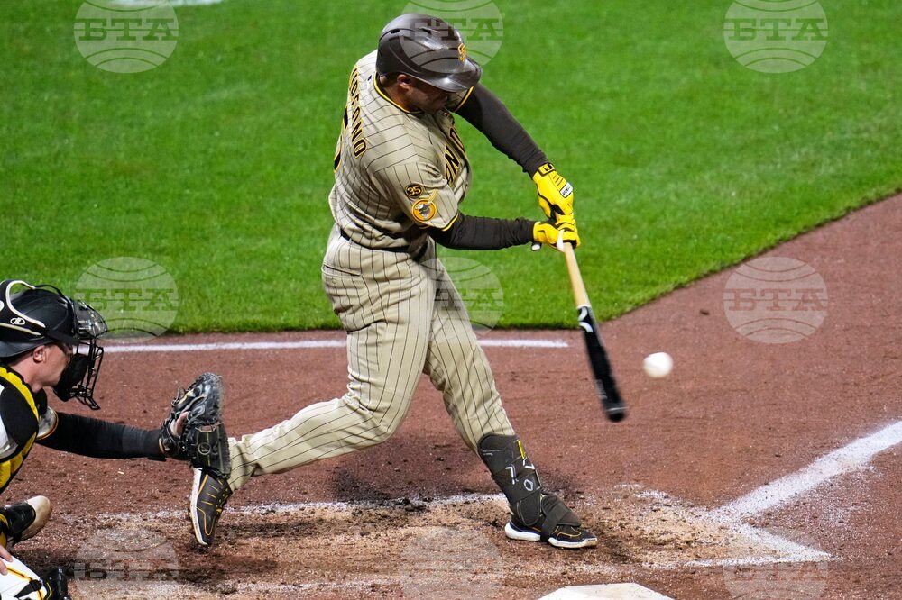 Padres Pirates Baseball