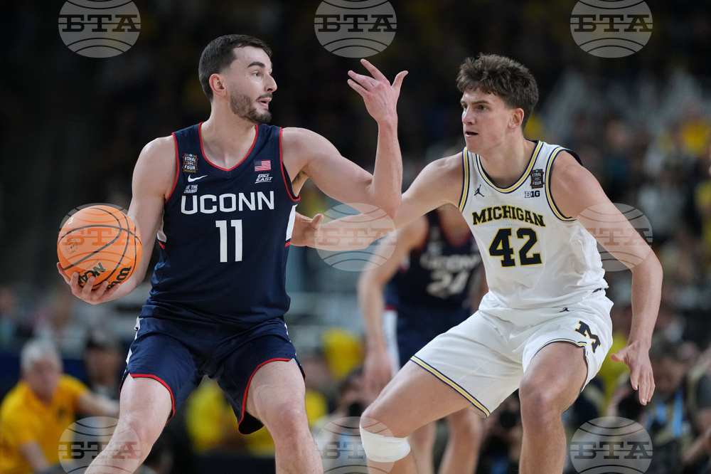NCAA UConn Michigan Basketball