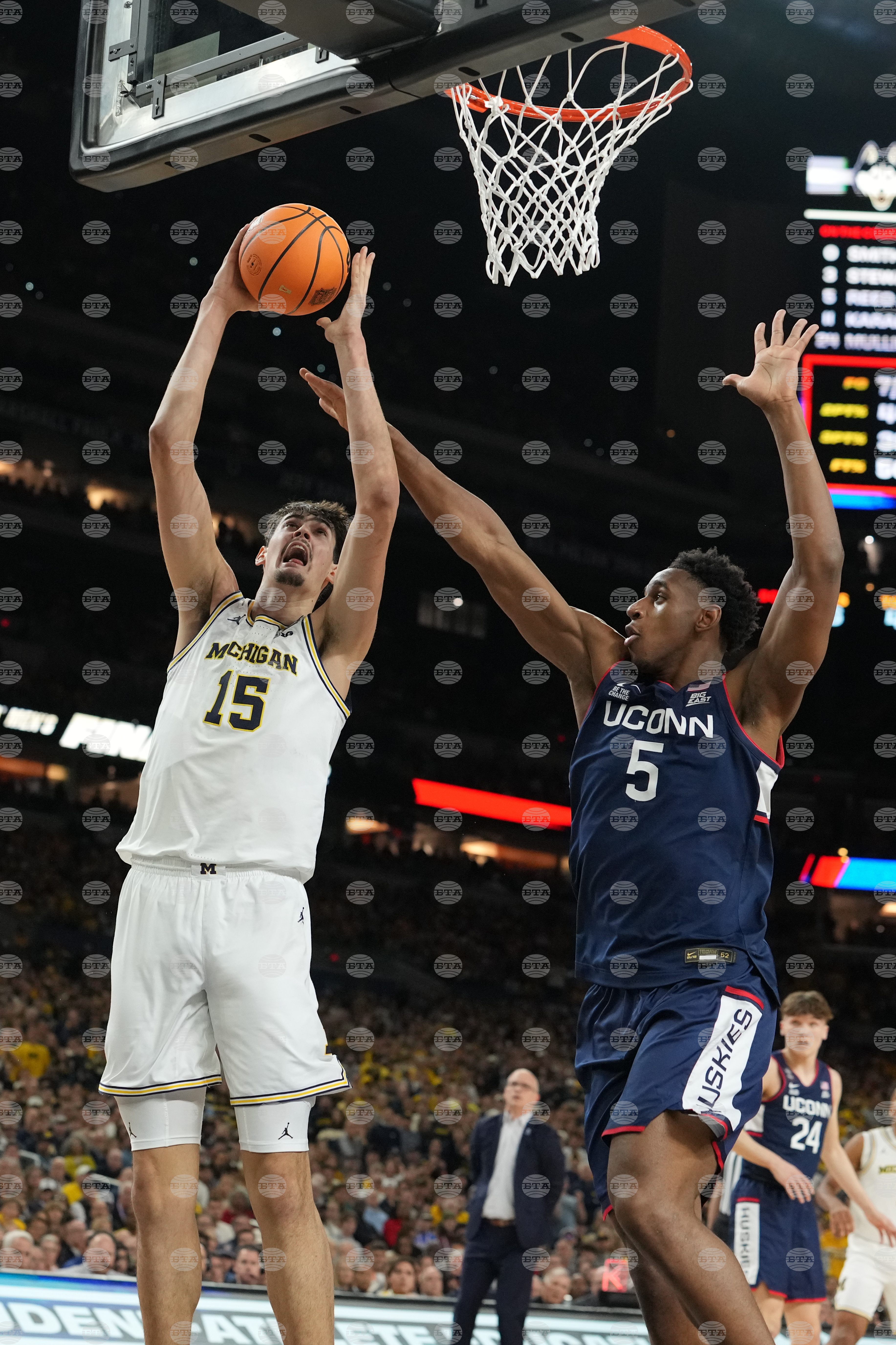 NCAA UConn Michigan Basketball