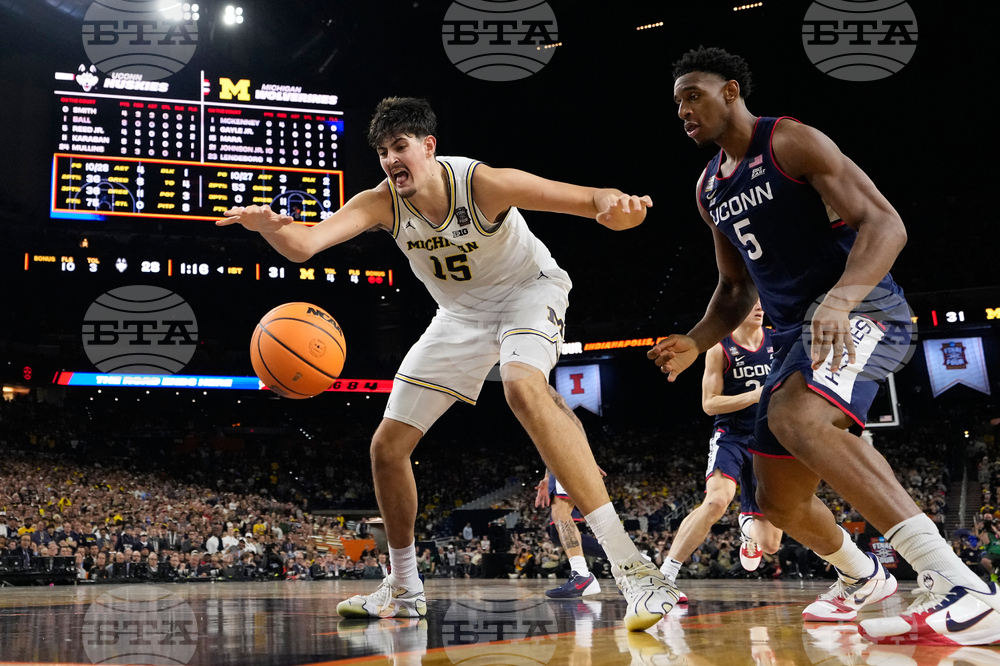 NCAA UConn Michigan Basketball