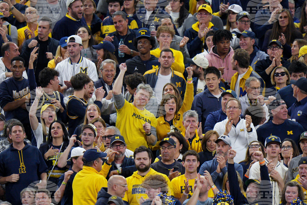 NCAA UConn Michigan Basketball