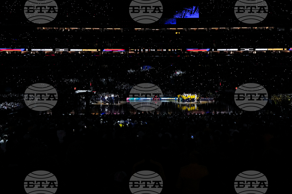 NCAA UConn Michigan Basketball