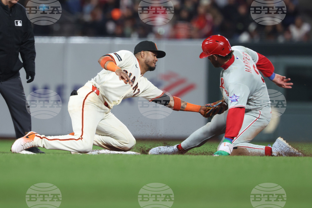 Phillies Giants Baseball