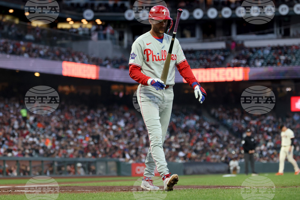 Phillies Giants Baseball