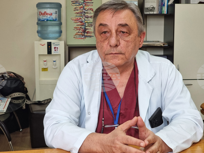 Здравната система в България се намира в ситуация, близка до критична, каза д-р Валери Веселинов от Районната лекарска колегия в Добрич