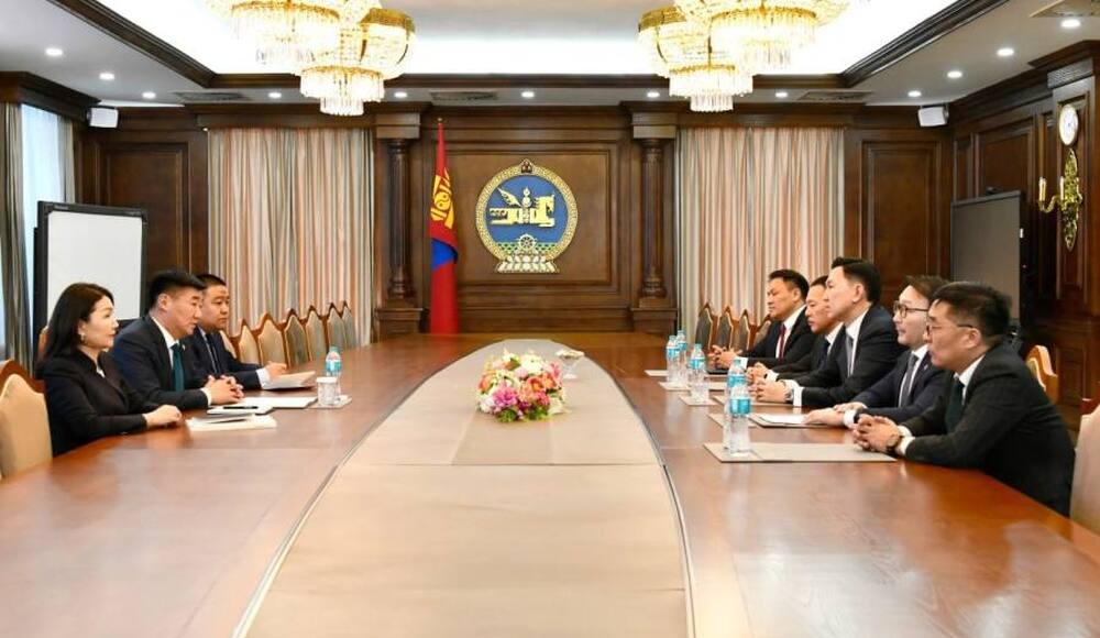 МОНЦАМЕ: Председателят на монголския парламент се срещна с ръководителите на петте парламентарно представени партии