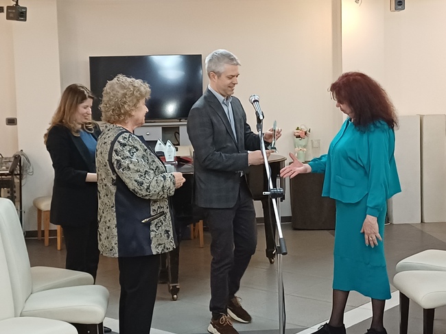 Община Варна: Кметът Благомир Коцев поздрави медиците по време на изложба в навечерието на Световния ден на здравето