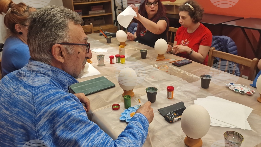 Троян - „Яйцата на художника“ - инициатива