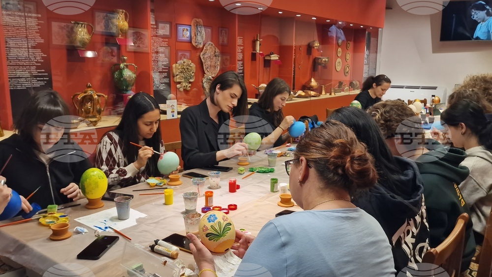 Троян - „Яйцата на художника“ - инициатива