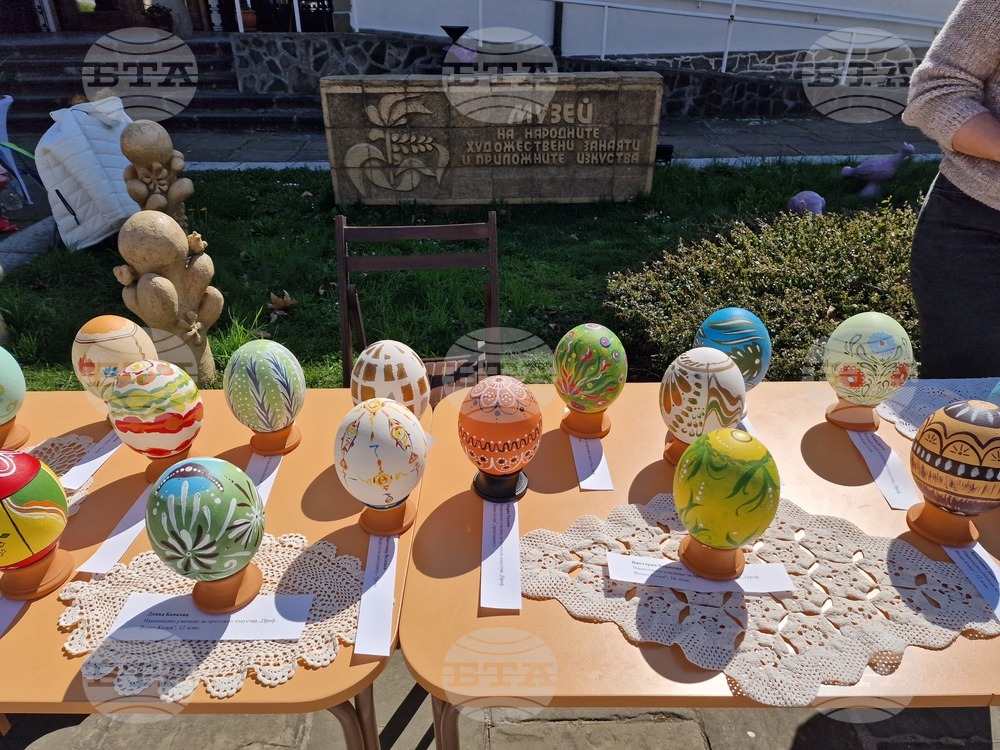 Троян - „Яйцата на художника“ - инициатива