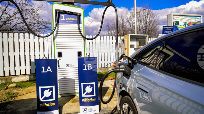 „ОМВ България“ изгражда мрежа от бързи зарядни станции за електромобили на транзитни и магистрални обекти