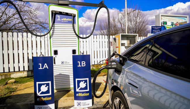 „ОМВ България“ изгражда мрежа от бързи зарядни станции за електромобили на транзитни и магистрални обекти