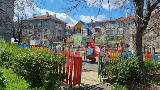 Започва обработката на тревните площи в Търговище против кърлежи