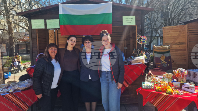 Читалищата от община Разград представят великденски украси и традиционни храни на празничен базар