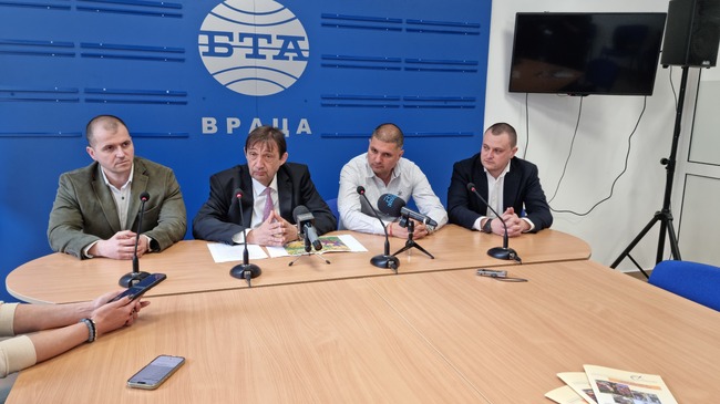 Пресконференция на Коалиция "Прогресивна България" с участието на водача на листата арх. Иван Шишков 