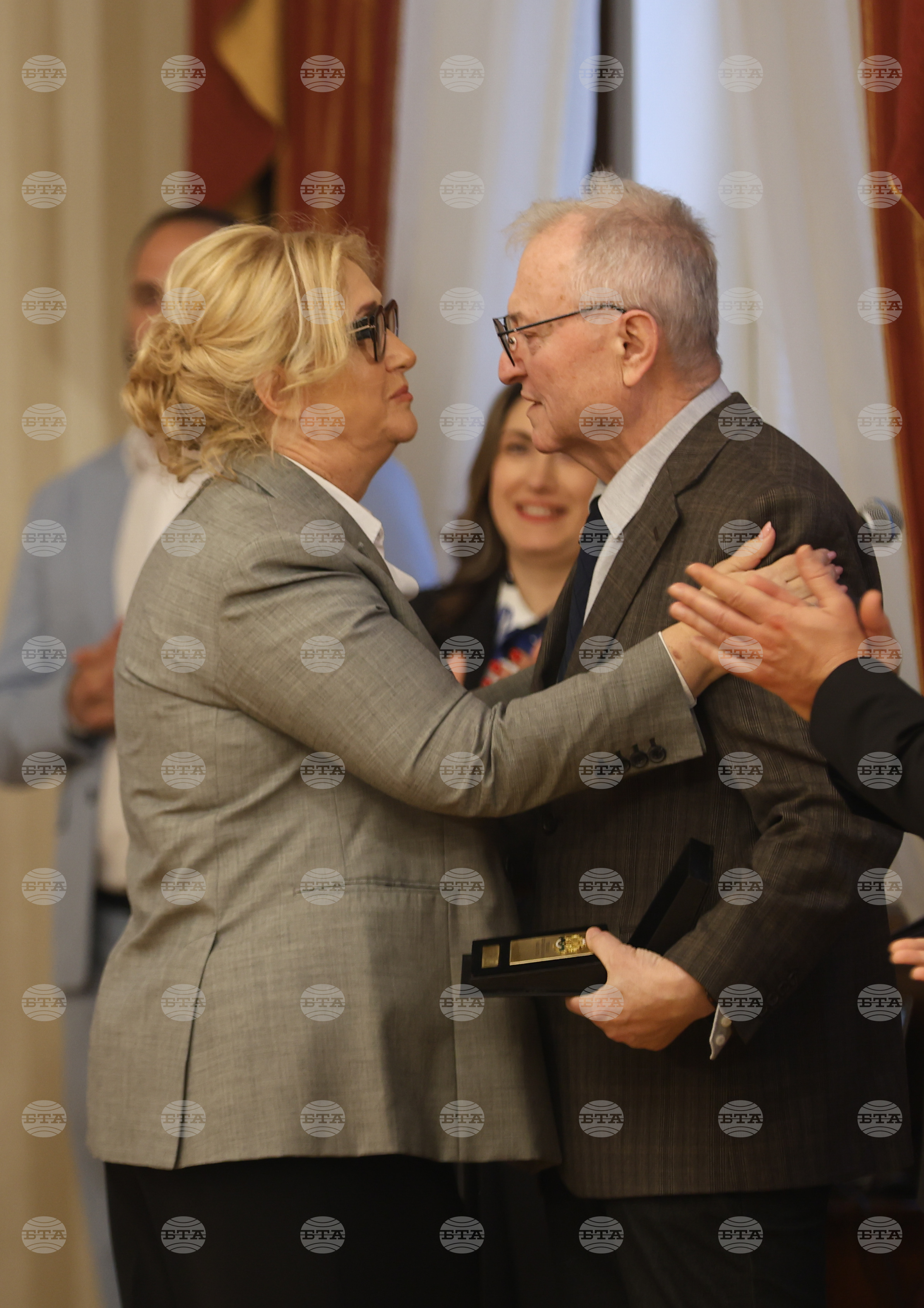 Президентство - медийна платформа „24 часа“ - почетен знак