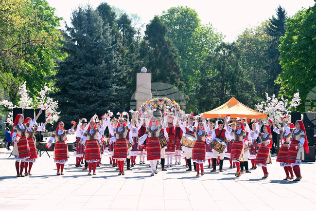 Десет фолклорни формации ще участват във великденския концерт в Монтана
