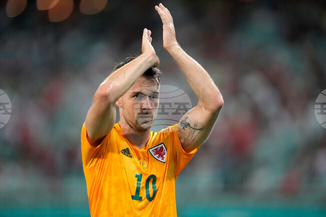 Бившият капитан на националния тим на Уелс Аарън Рамзи обяви края на състезателната си кариера