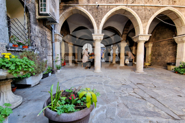 Софийска митрополия - старинен храм „Света Петка“ - социална кухня