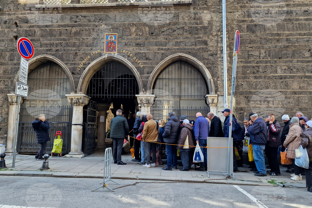 Софийска митрополия - старинен храм „Света Петка“ - социална кухня