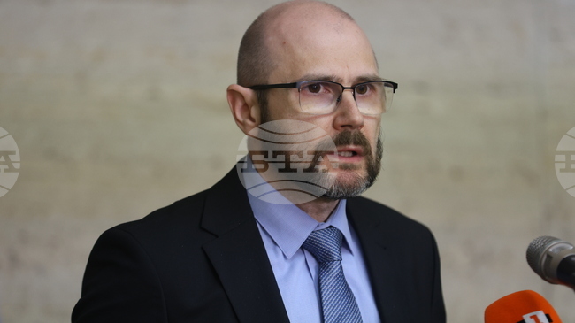 Ще опитаме да спомогнем за по-добри правила, които не превръщат съда в инструмент за атака срещу медиите, каза служебният министър Янкулов