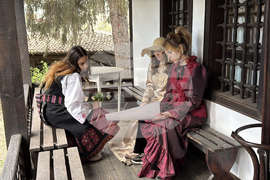 Казанлък - Етнографски комплекс „Кулата“ - облекла