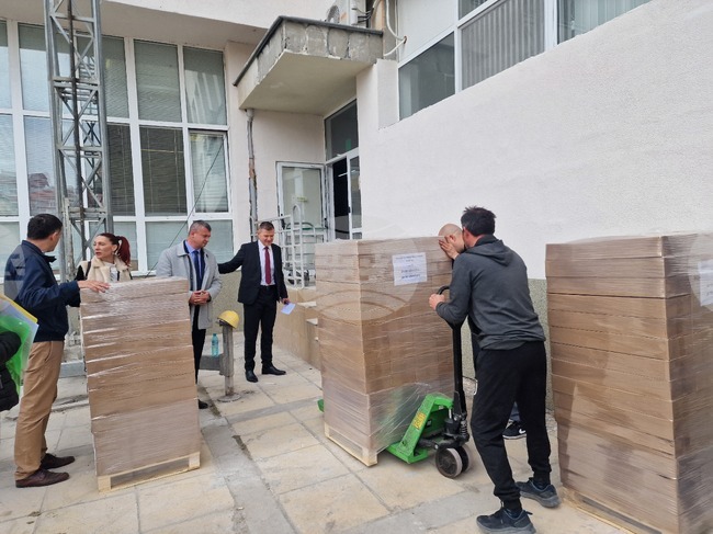 Общо 116 000 хартиени бюлетини бяха доставени в Разград, областният управител отчете, че подготовката за изборите протича нормално 