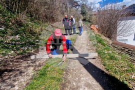 Село Бостина - опасен път