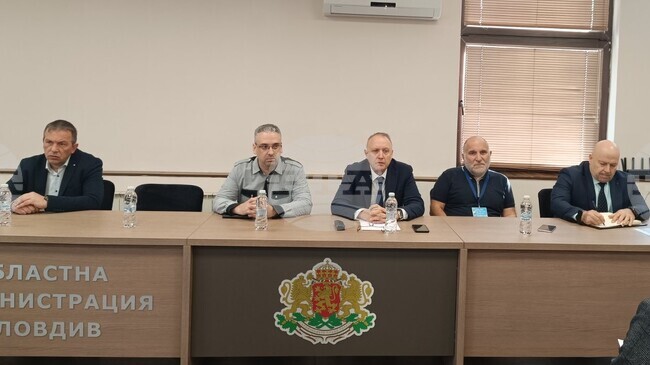 Подготовката за изборите в Пловдивска област върви по график, каза областният управител Владислав Попов