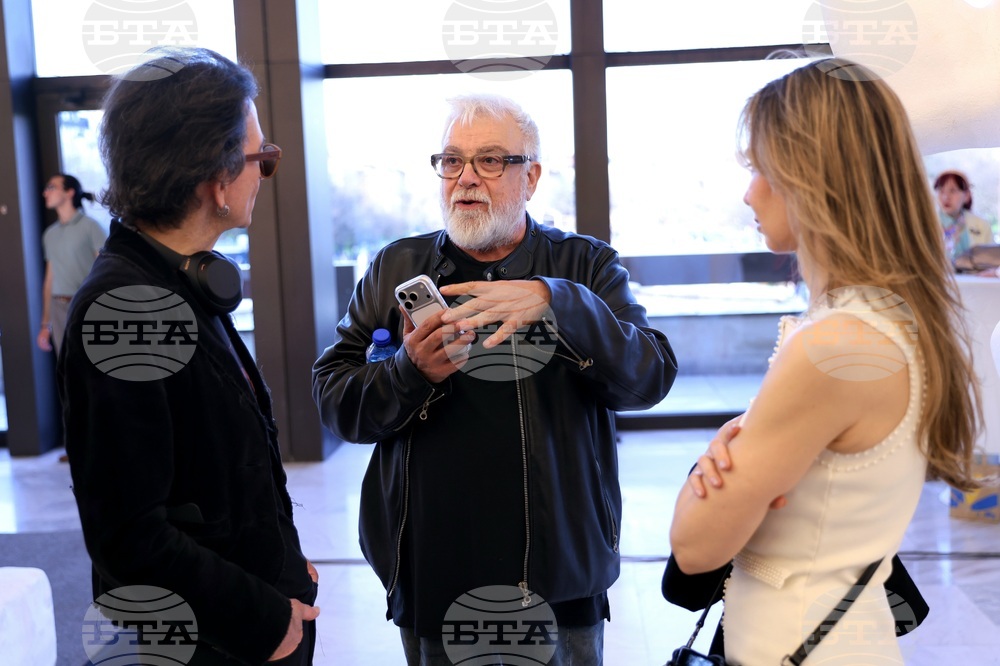 Изложба „Общуване“ на Павел Койчев - откриване